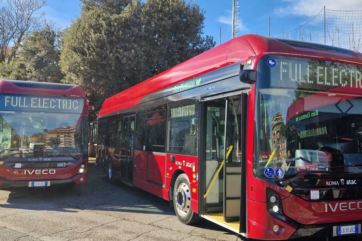 A Roma i bus elettrici si scaricano col caldo