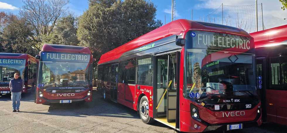 A Roma i bus elettrici si scaricano col caldo
