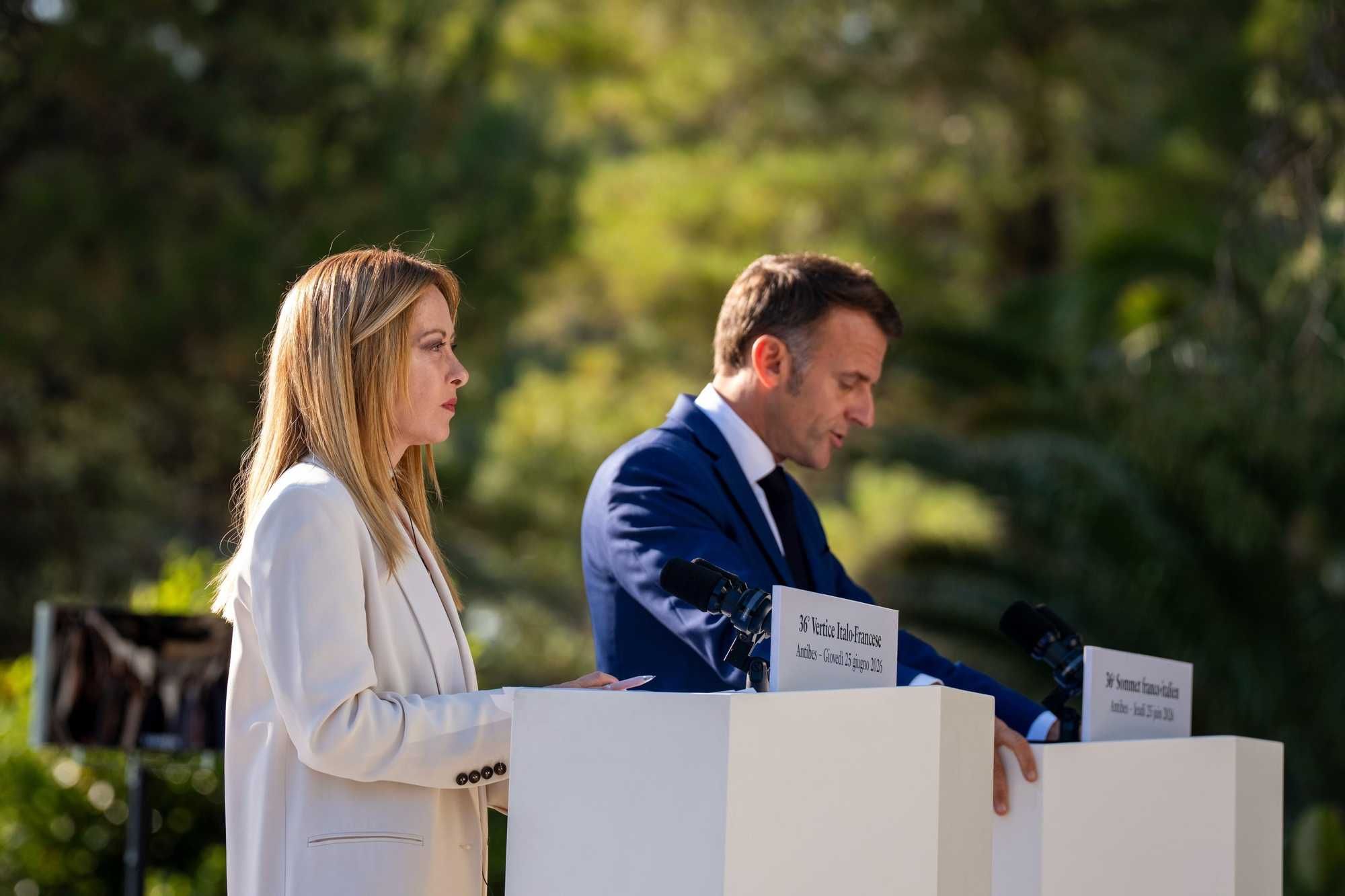 Meloni e Macron si sciolgono: «Mai più relazioni glaciali». Via alla coalizione in Libano