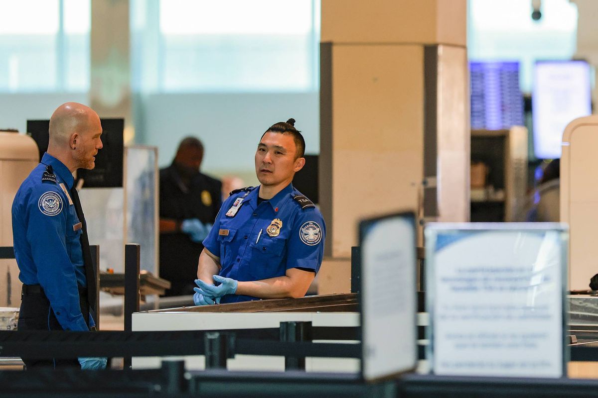 Trump's TSA Sued Over 'Insane Proposal' to Privatize Airport Screening