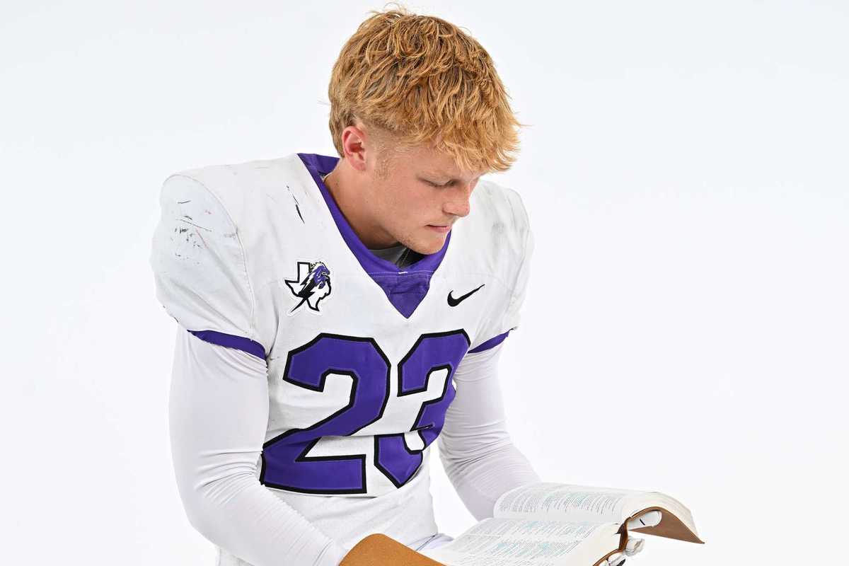 RT Dukes III of Fulshear High competing in the Patriot Game