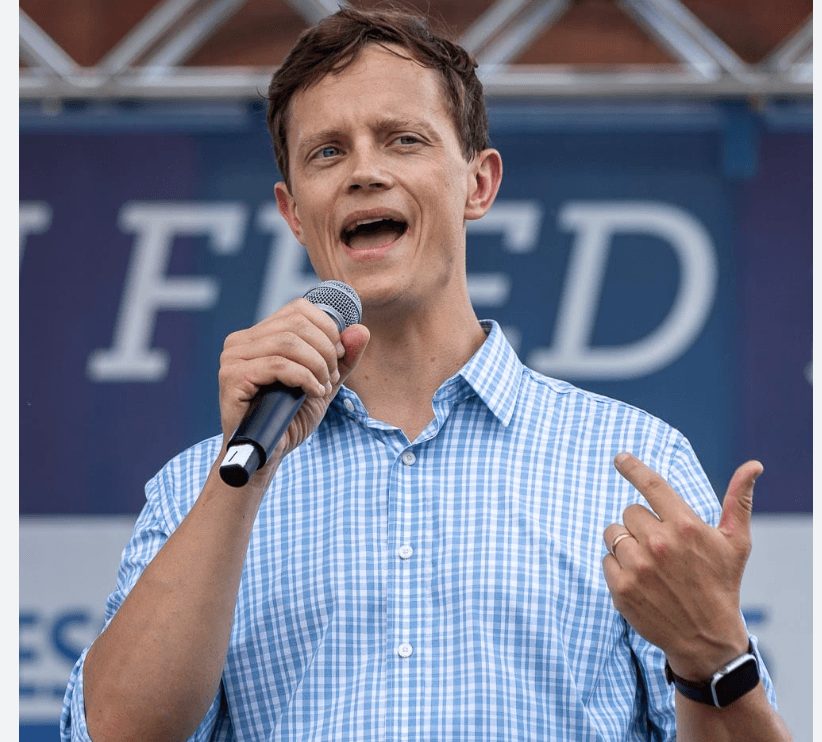 Will Solid Red Iowa Oust Republicans Over Its Carcinogenic Water?