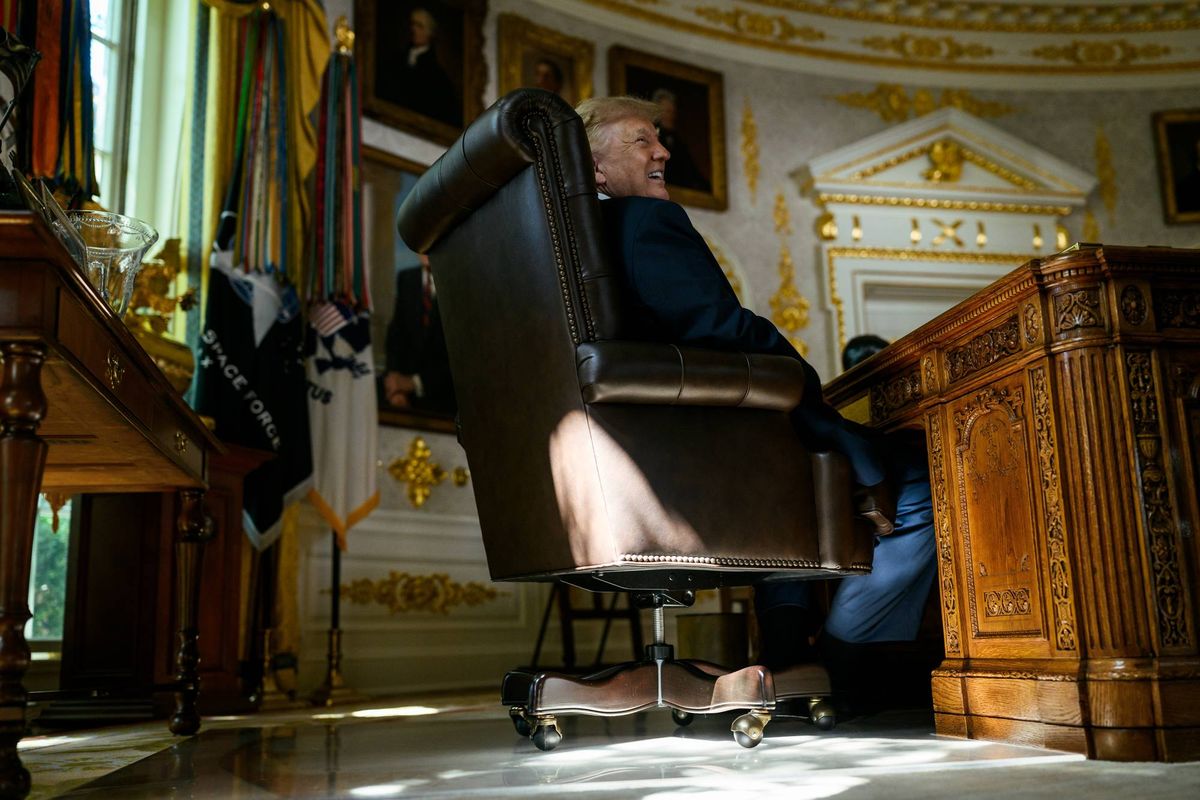 Anger Grows Over 'Pathological Liar-in-Chief' Donald Trump's $5,000 Midterm Bribes | Common Dreams