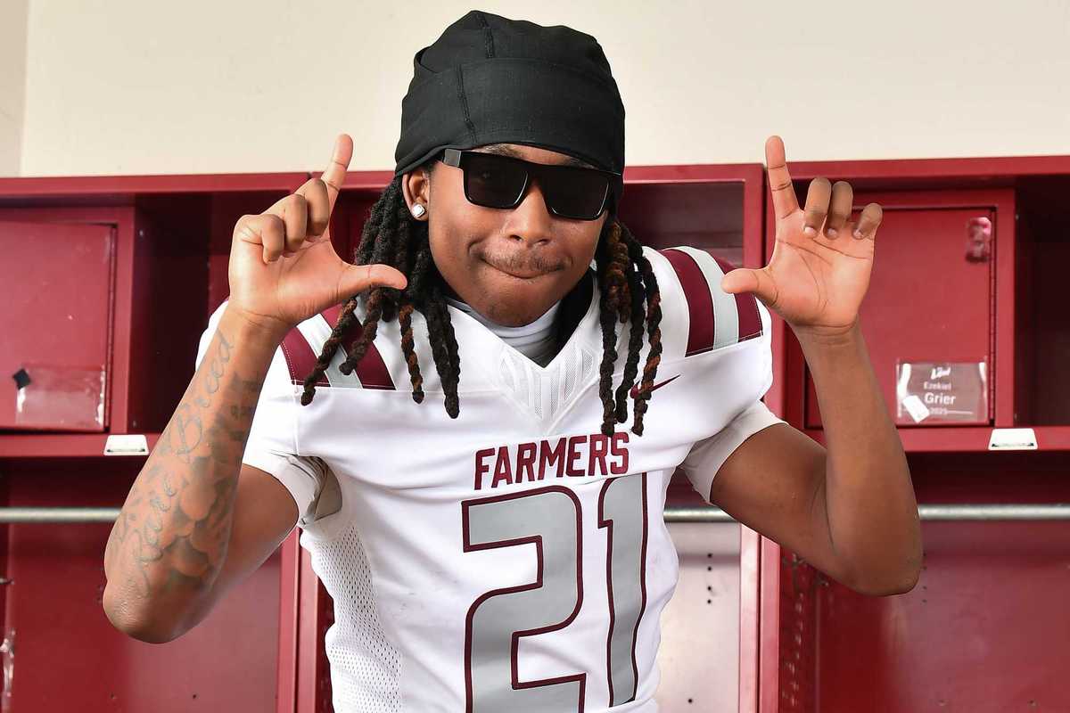 Lewisville pulls away to beat Highland Park in Jerry Jones Classic