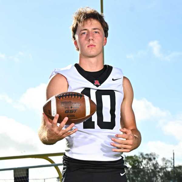 SHIFTING GEARS: FB Austin Football Eyes a Resurgence with Chapman Behind Center