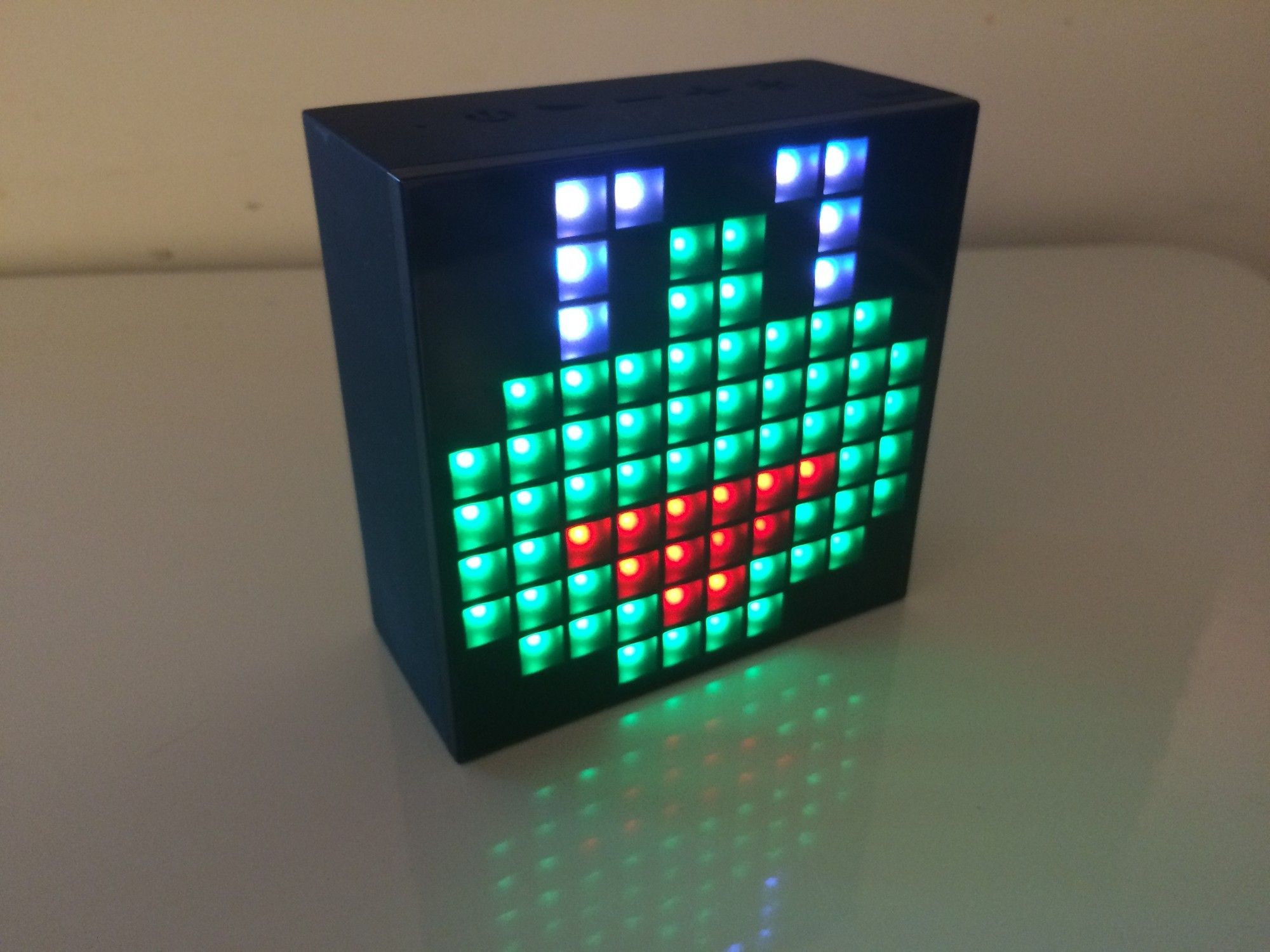 aurabox clock speaker