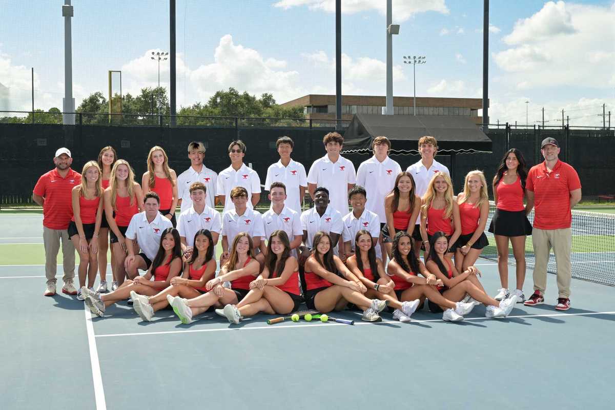 TITLE CHASERS: Memorial Team Tennis wins State Gold
