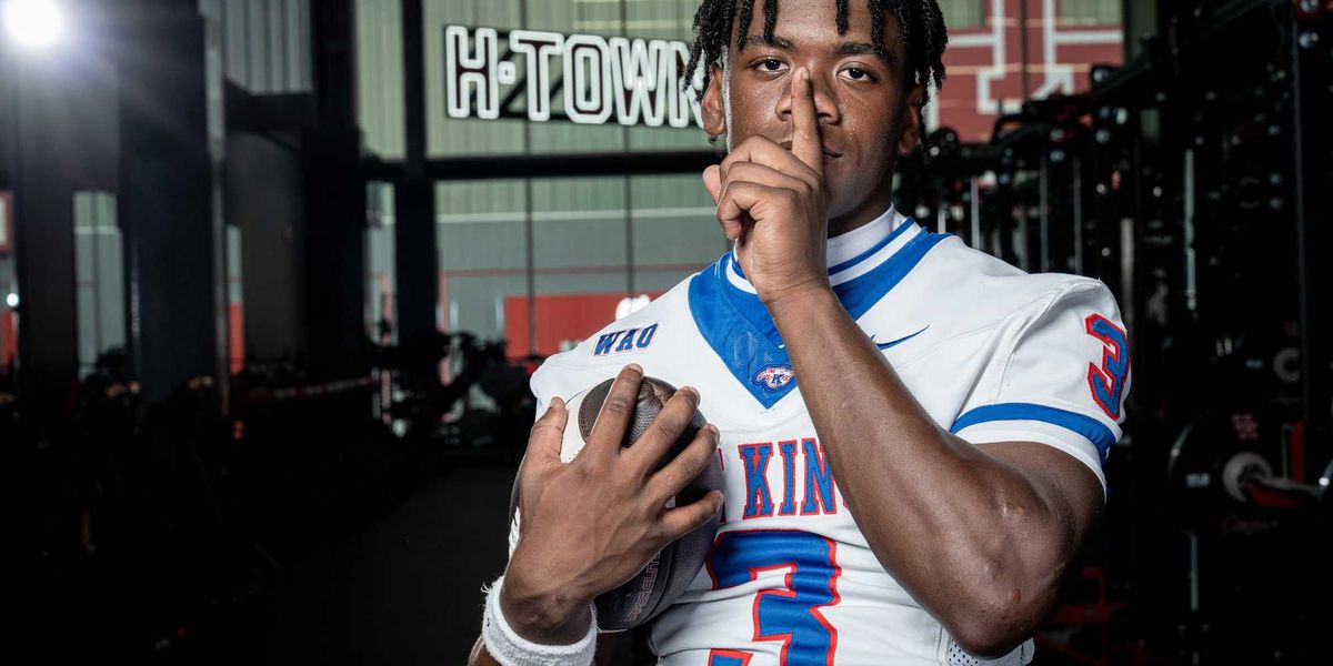 LONE STAR COLLEGE PLAYER OF THE WEEK: CE King QB Davis shines against North Shore