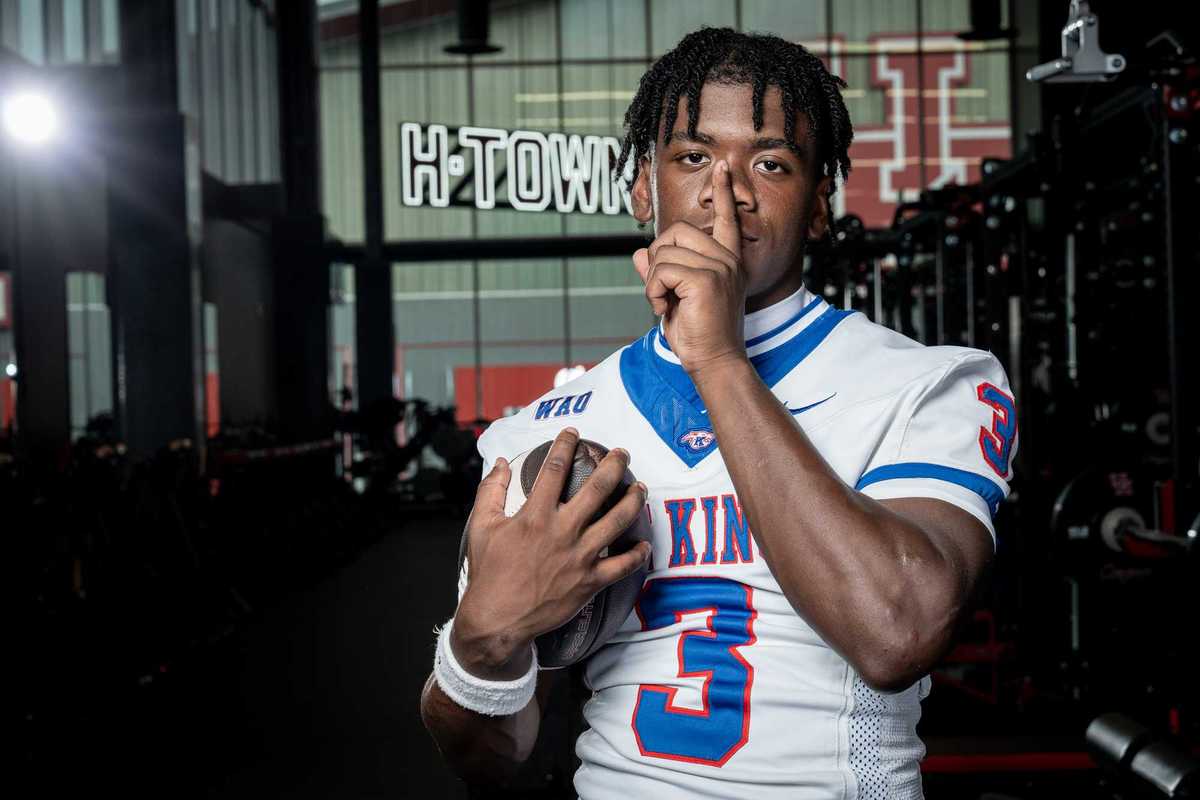 LONE STAR COLLEGE PLAYER OF THE WEEK: CE King QB Davis shines against North Shore