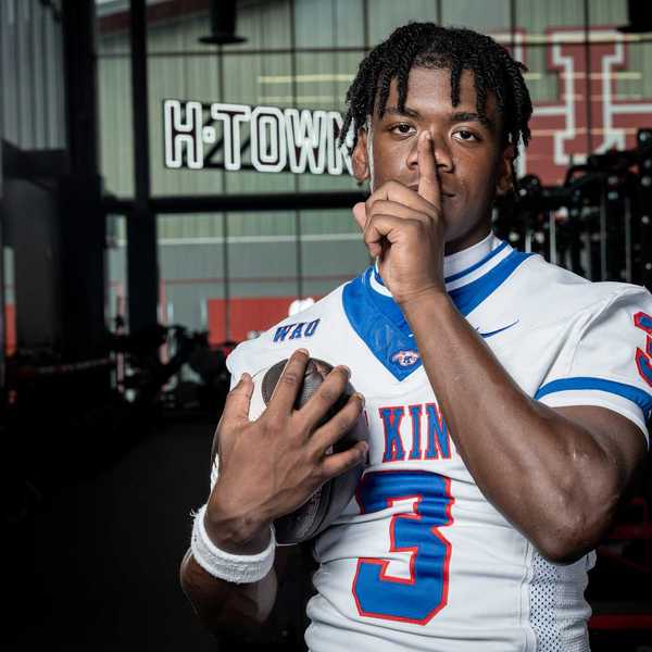 LONE STAR COLLEGE PLAYER OF THE WEEK: CE King QB Davis shines against North Shore