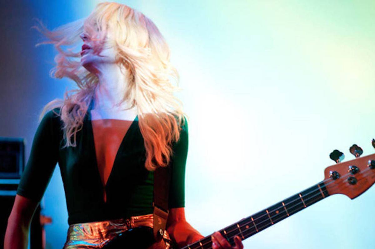 Watch: Rising Rocker Jennie Vee's "Kiss The Dust" Video Will Make Your Wildest Grunge Goddess Dreams Come True