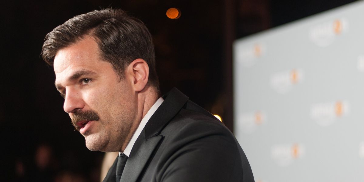 Comedian Rob Delaney Raises Over 50k To Oust Hypocritical GOP Candidates That Disavowed Trump After P*ssygate
