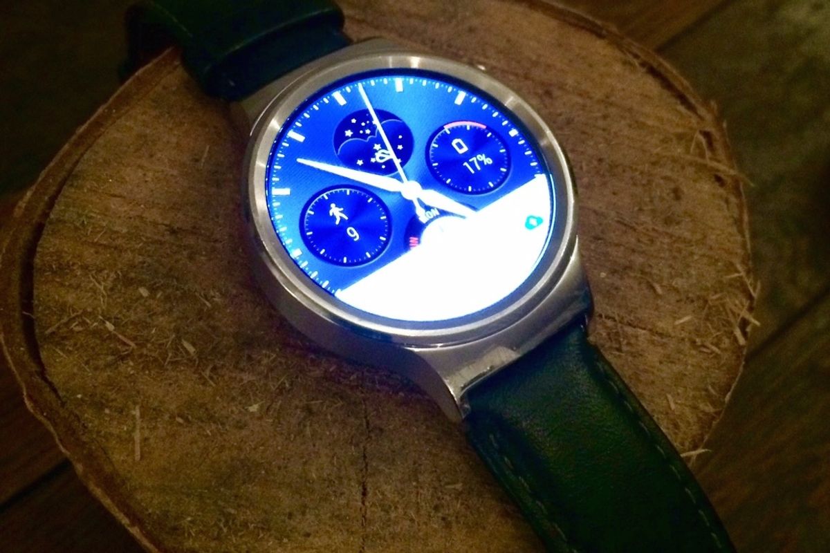 Review: Huawei Watch, A Beautiful Object That's Awkward For iOS Users