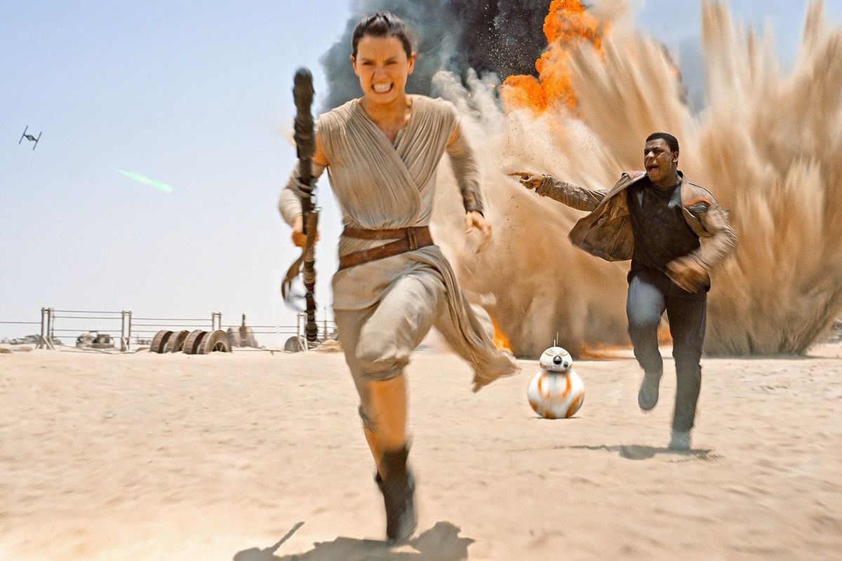 Daisy Ridley stiff-arms Judy Dench and Josh Gad on "The Last Jedi" questions