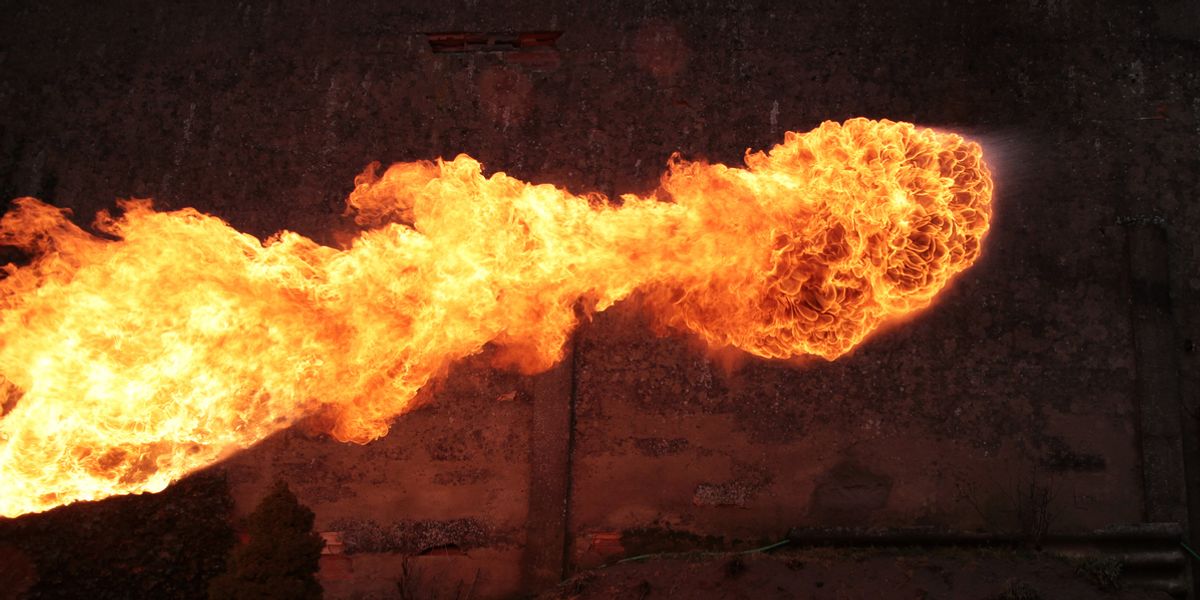 Drones Shooting Fire +Hologram Barbie - Gearbrain