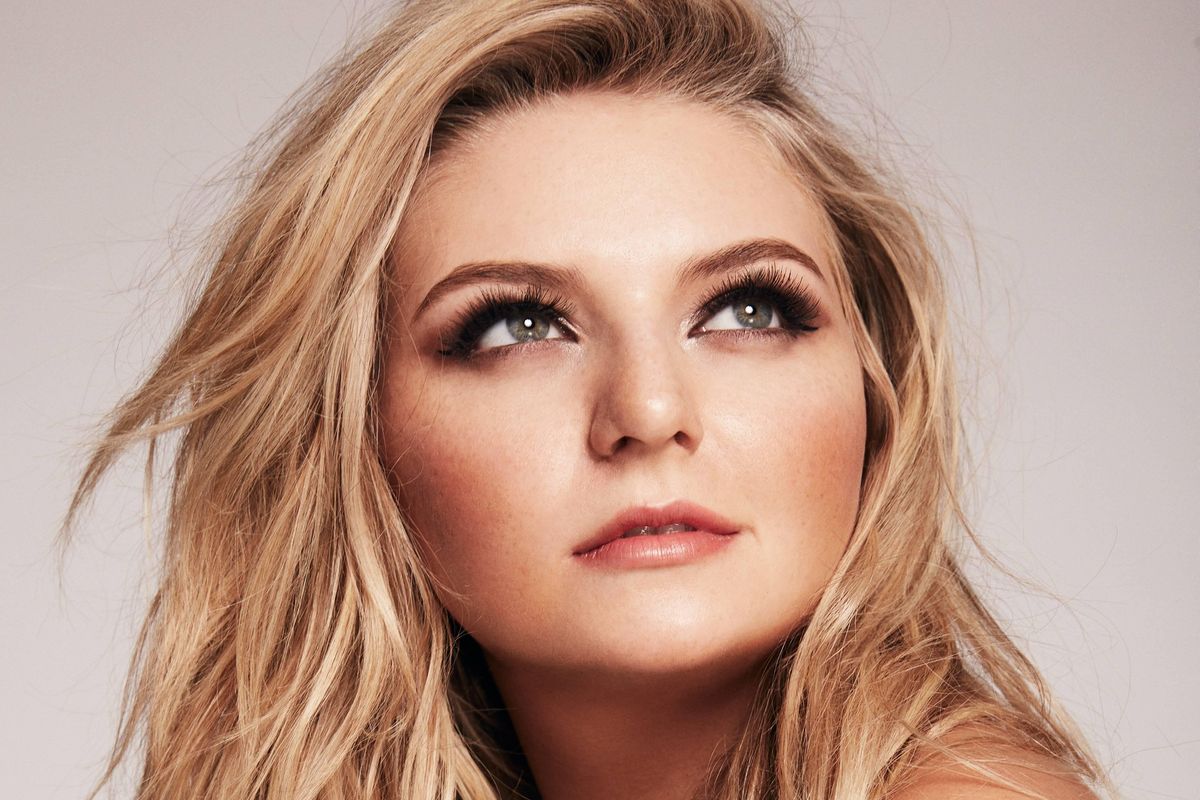Interview: Grey with an e- because she isn't regular