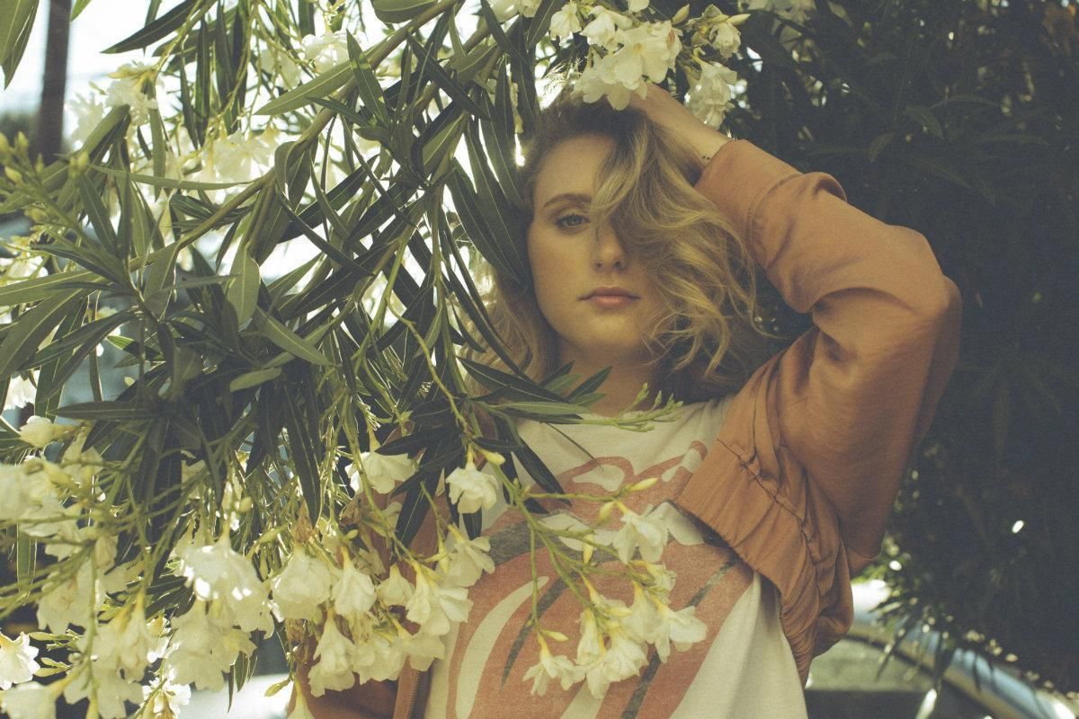 caroline pennell lovesick video premiere