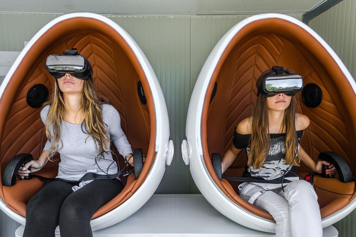 Hollywood eagerly embraces virtual reality