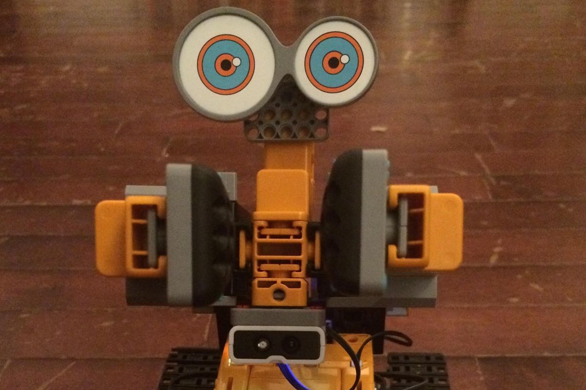 Review: Jimu TankBot robot kit lets you build, code, then roll