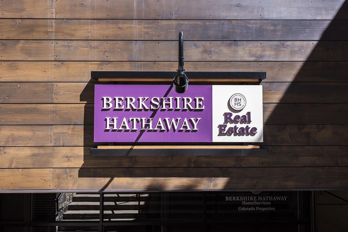 photo of Berkshire Hathaway office entrance