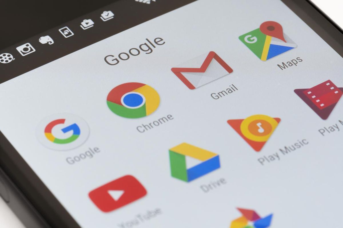 Google adds a personal button to its search engine