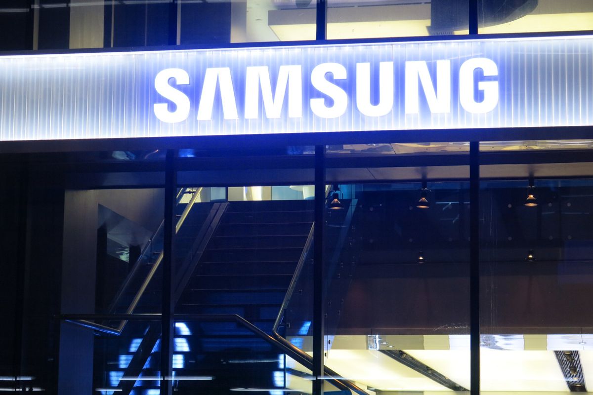 Report: Samsung ditches front fingerprint sensor on Note 8