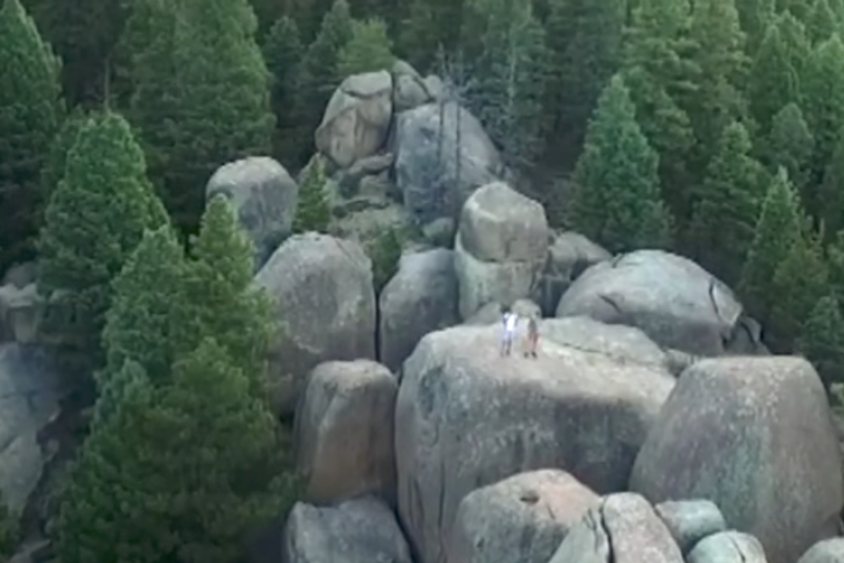 Drone quickly finds lost Colorado hikers and their dog