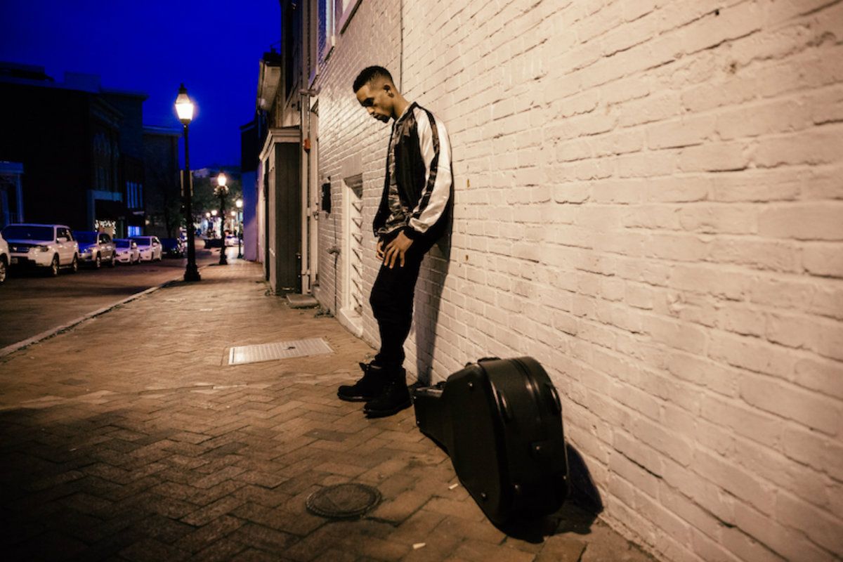 PREMIERE | Evan Michael Green breaks down insecurity with "Nice Voice" video