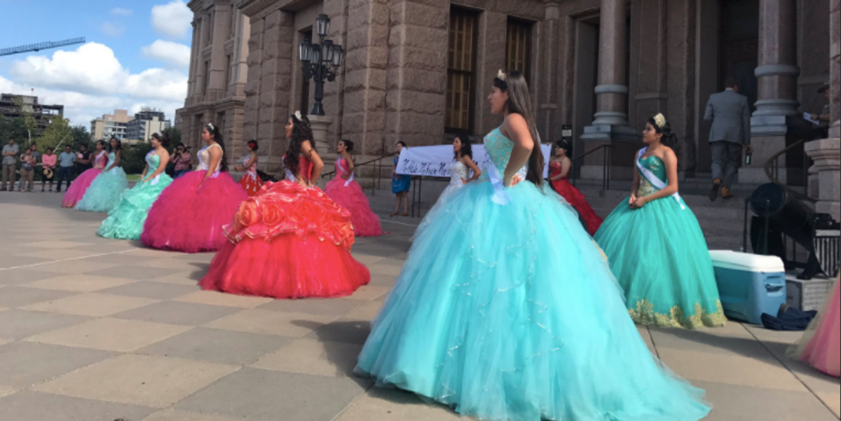 Teen Girls Wear Quinceañera Dresses to Protest Discriminatory Immigration Law in Texas