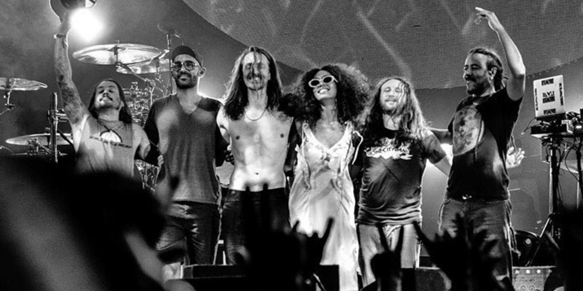 Watch Solange Perform Onstage With Your Middle School Faves, Incubus (!!)