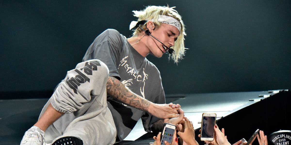 Here is Justin Bieber's New Single "Friends," His 2017 Answer to "Sorry"