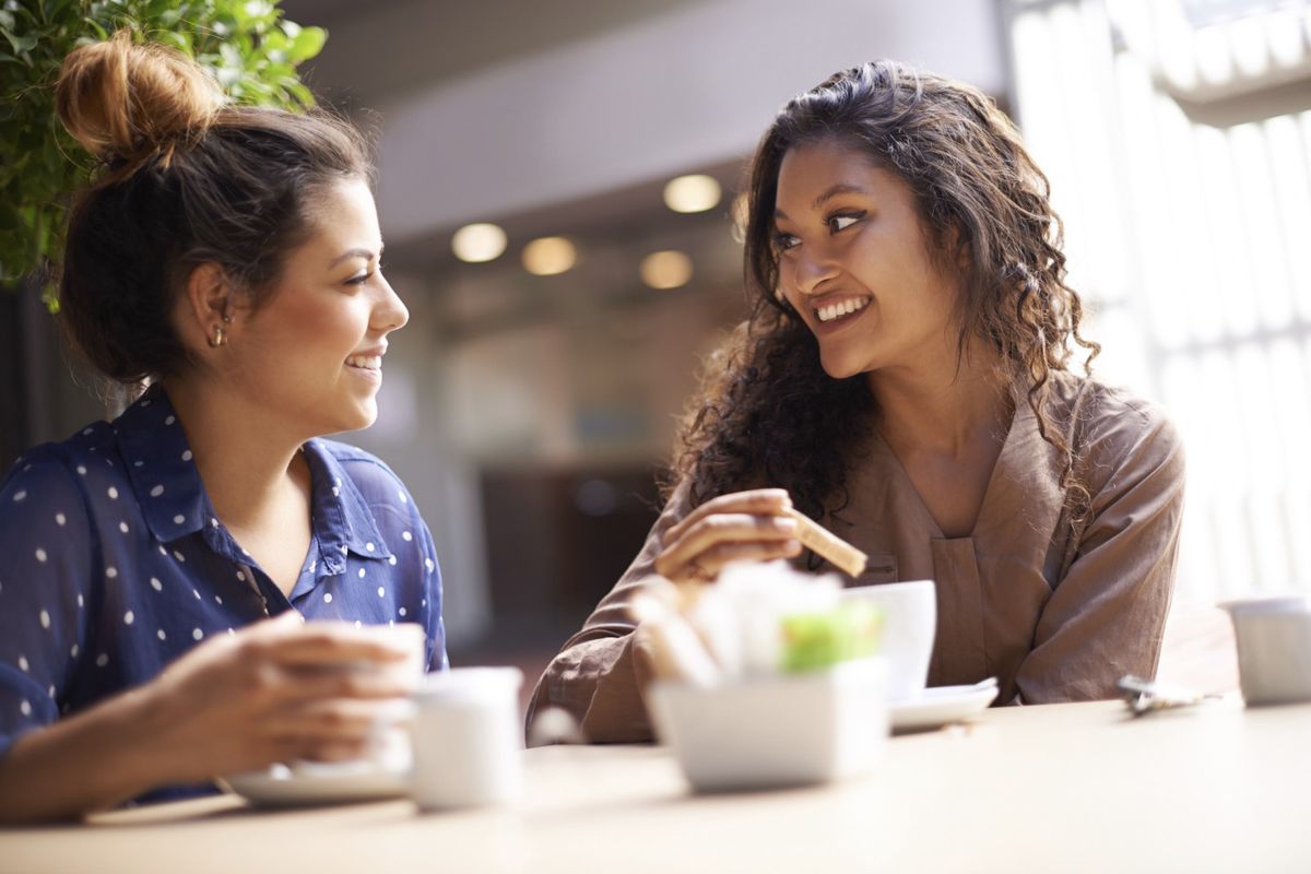 How To Network: 4 Ways To Work A Party, Mixer or Professional Event
