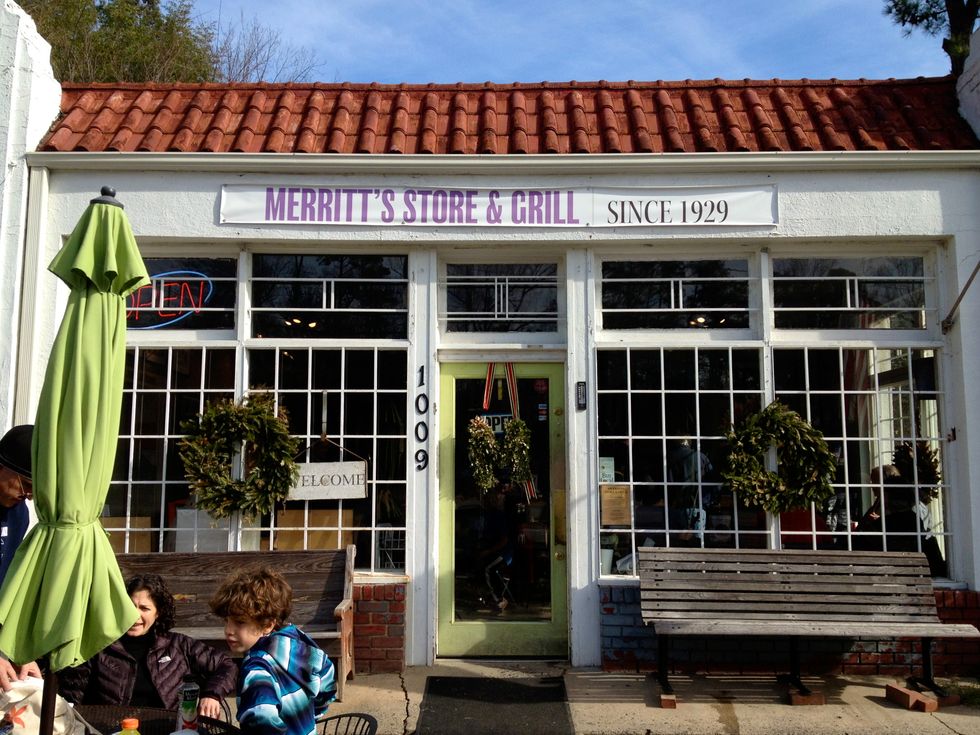 The Best Places to Eat Outside in Chapel Hill