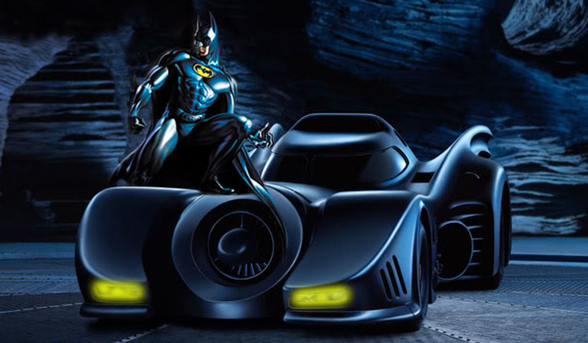 Ты опоздал бэтмен я проиграл. Бэтмен 1992 Бэтмобиль. Batman 2022 Бэтмобиль. Бэтмобиль 2004. Бэтмобиль Эволюция