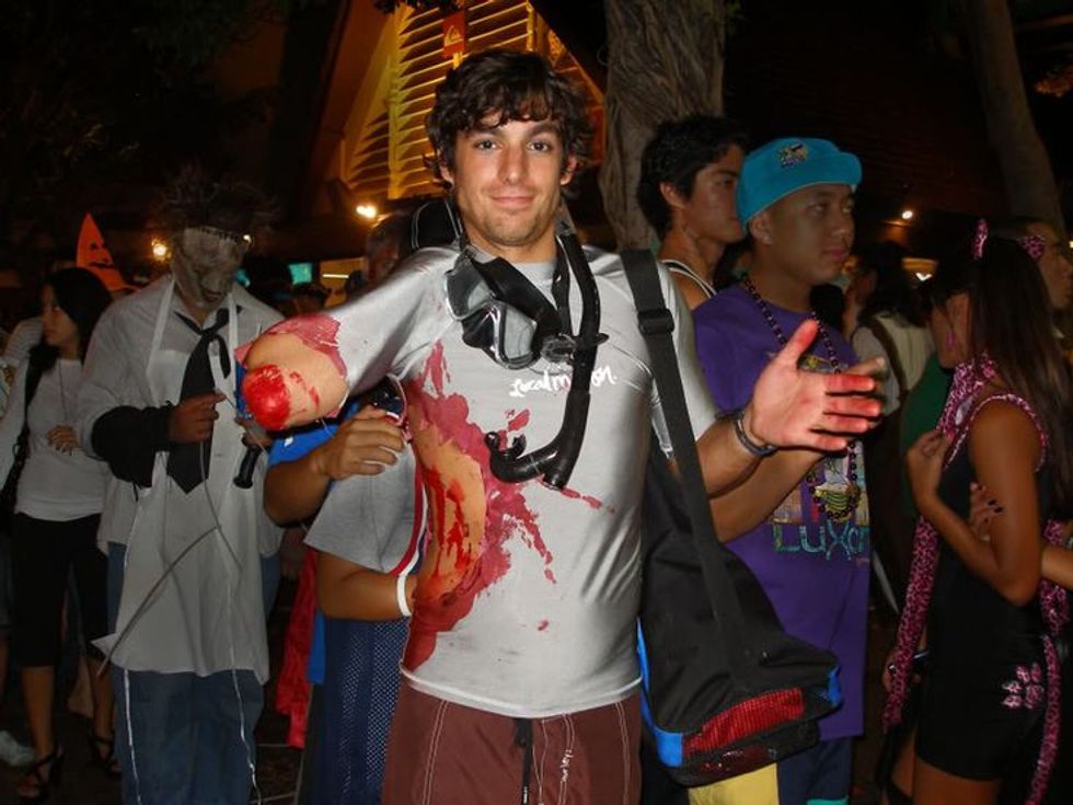 6 Easy Halloween Costumes For The Injured