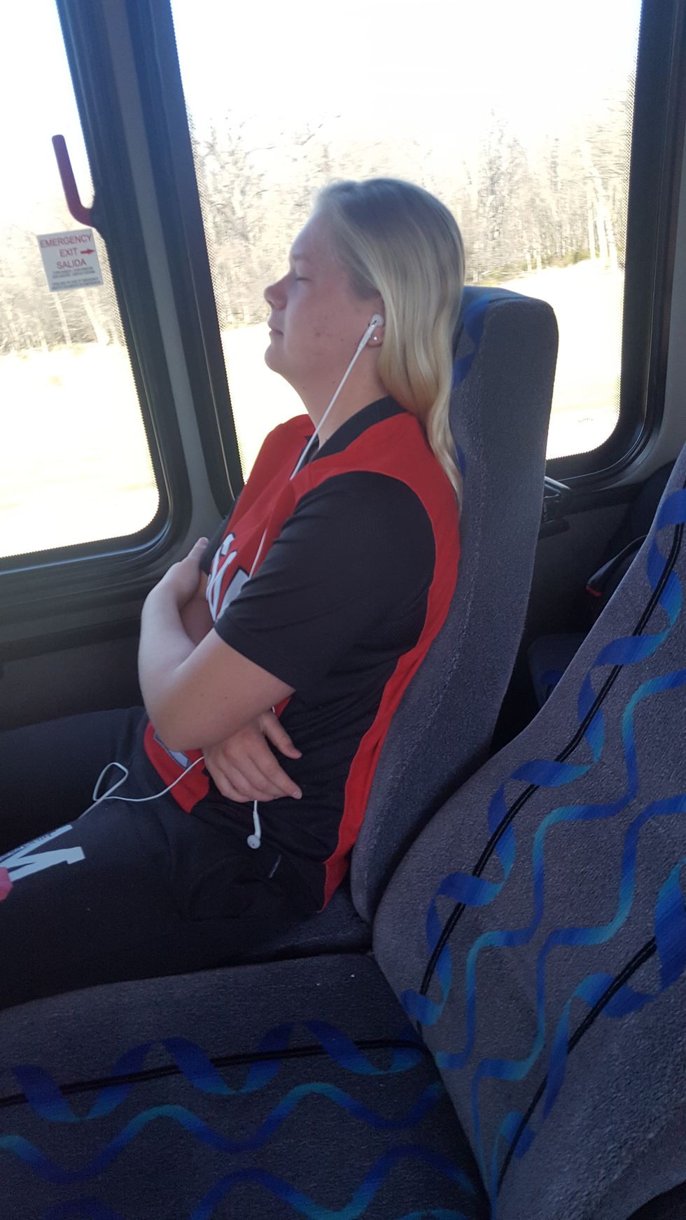 11 Ways People Sleep While Traveling