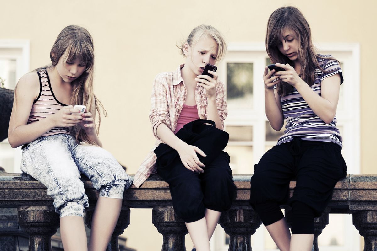 10 Ways Technology Has Negatively Affected Society