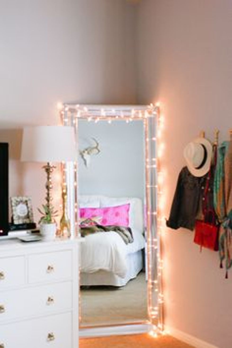 8 Things Every Girl Needs In Her Dorm Room