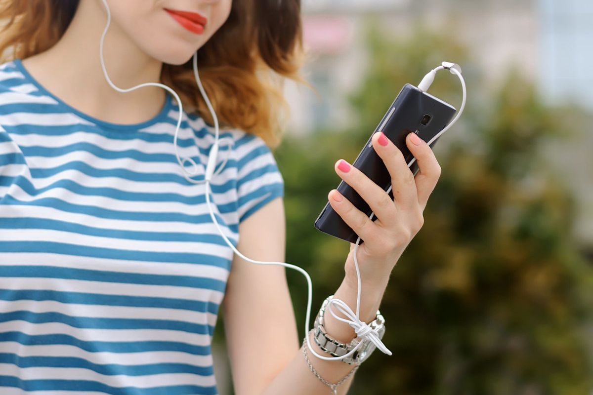 5 Reasons You Should Start Listening To Podcasts