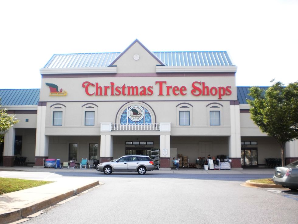 christmas tree shop dining room