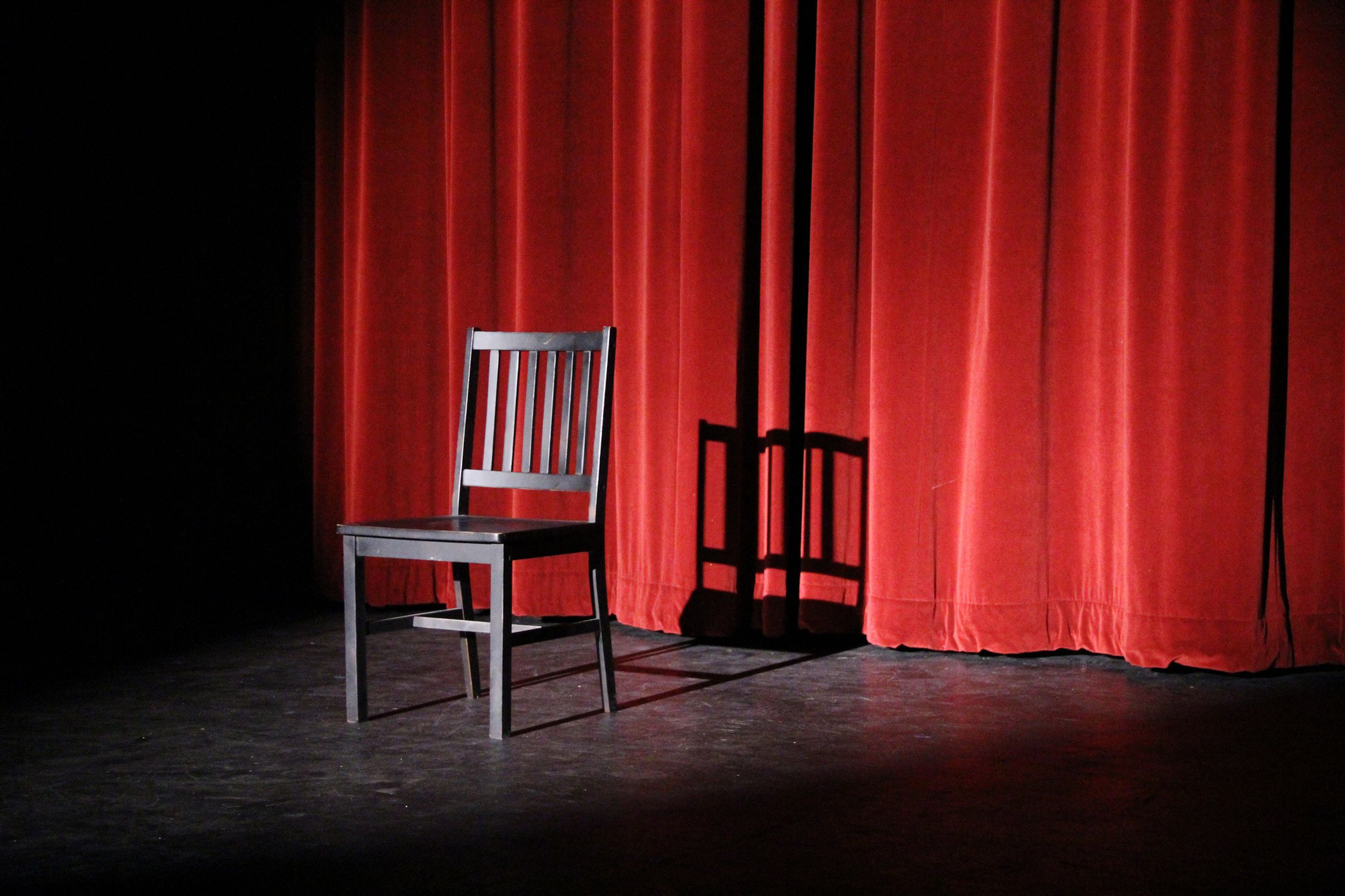 10 Improv Games That Will Amuse Any Audience
