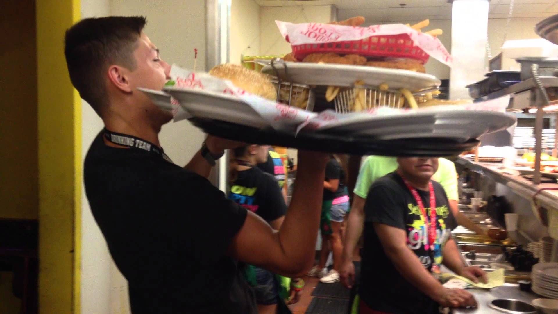 runner in restaurant