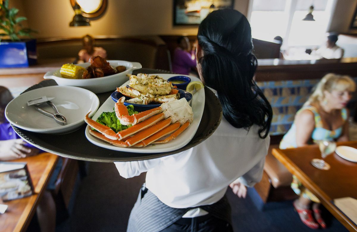 7 Realities About Dining Out Your Server Wants You To Know