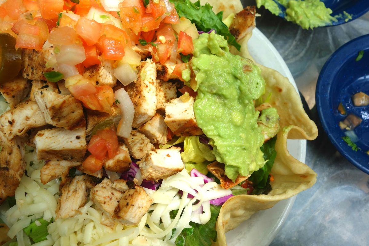 11 Confessions Of A Former Chuy S Employee