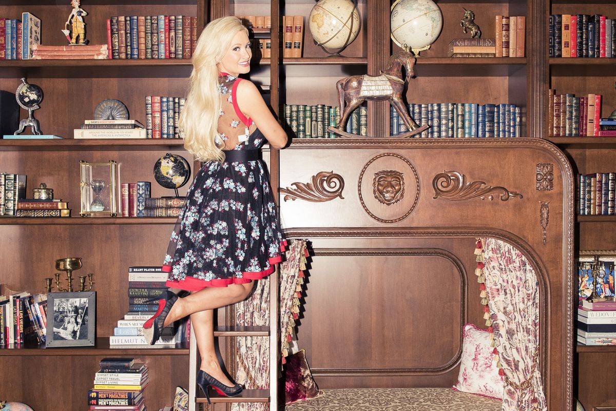 Holly Madison Clothes and Outfits, Page 7