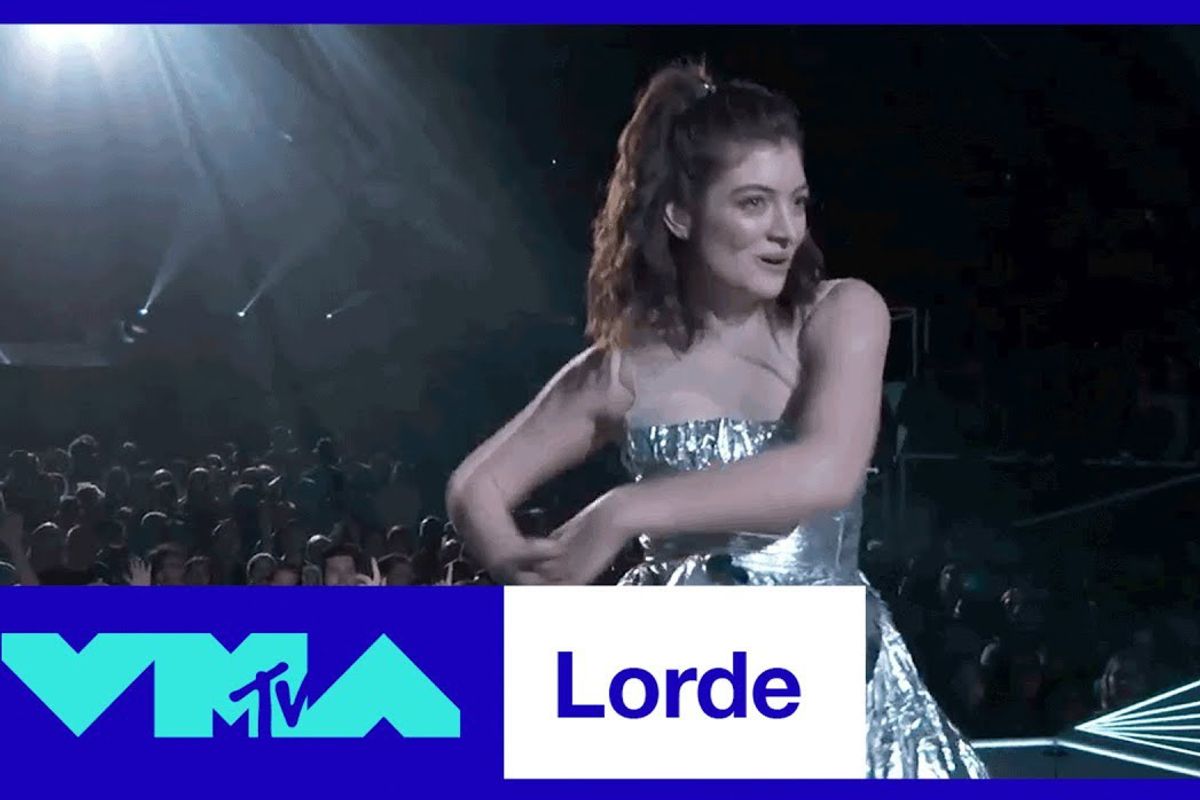 Lorde's "Homemade Dynamite" performance at the VMAs was explosive