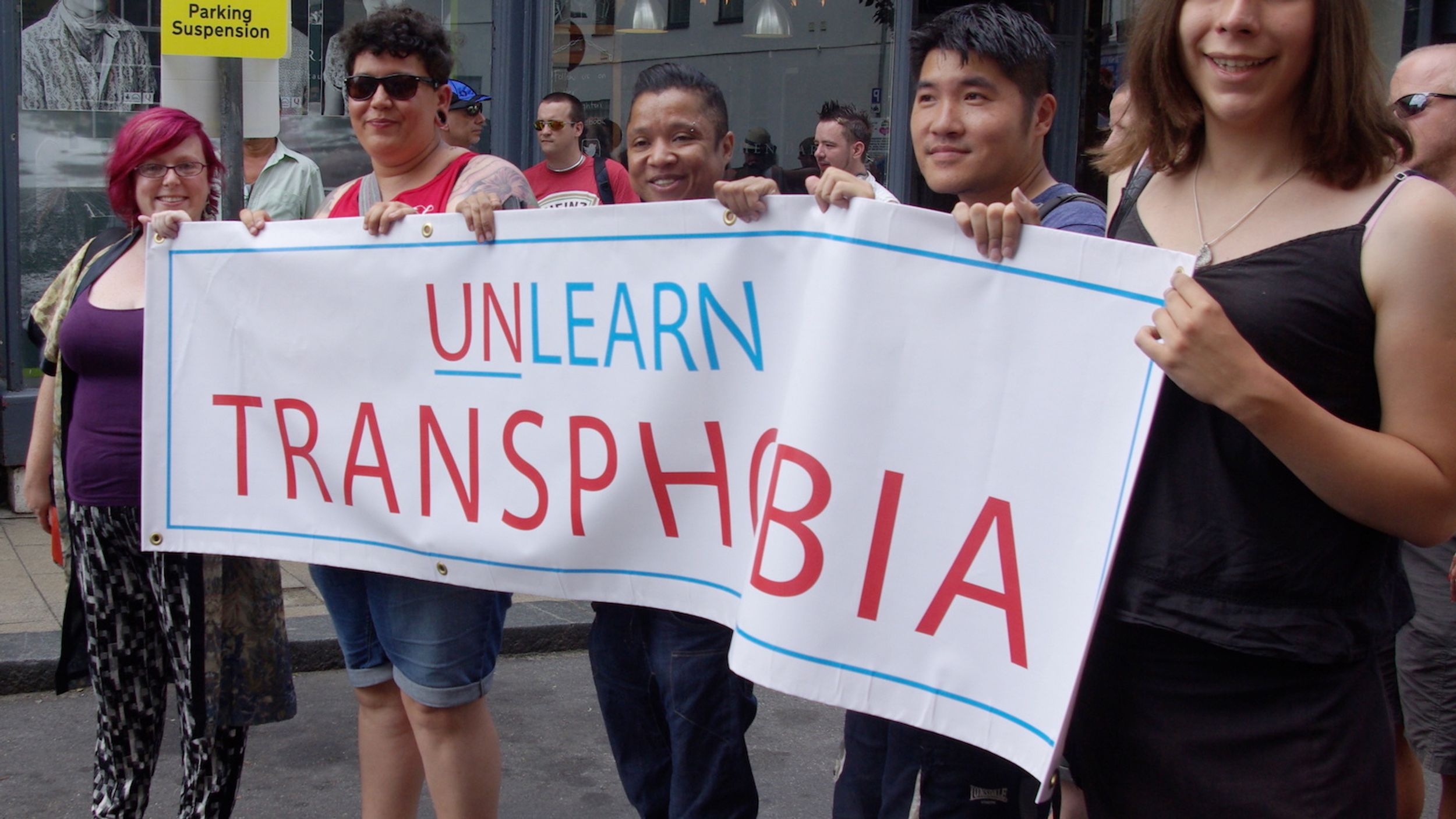 Yes, You Absolutely Need To Tell Someone You're Trans Before Dating