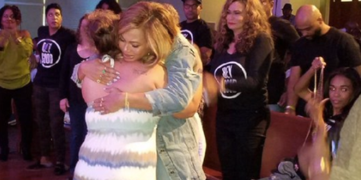 See Beyoncé Visit Hurricane Harvey Survivors in Houston