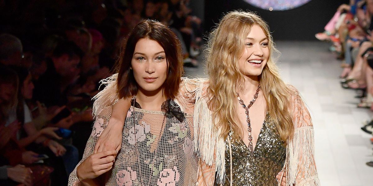 Bella Hadid Helped Gigi Down the Runway Like a Champ at Anna Sui