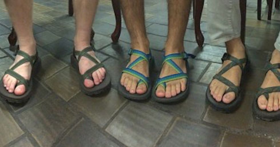 dancing bears chacos